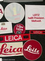 Leica 15 originele Leica stickers, button en snoepdoosje, Verzamelen
