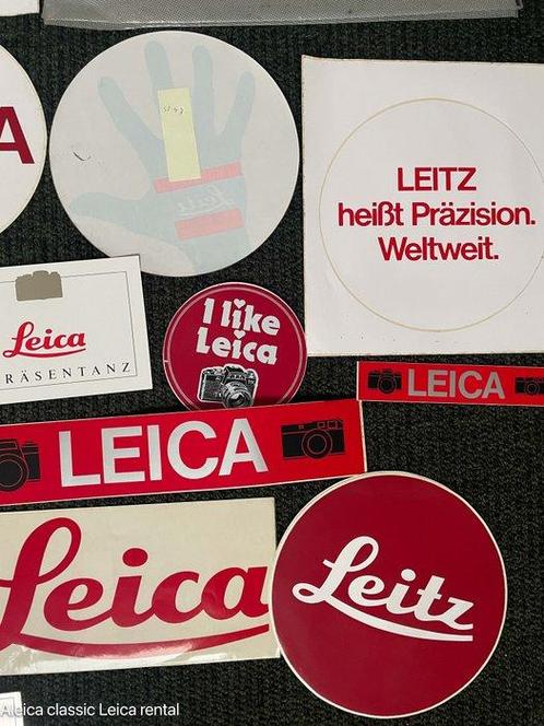 Leica 15 originele Leica stickers, button en snoepdoosje, Verzamelen, Fotografica en Filmapparatuur