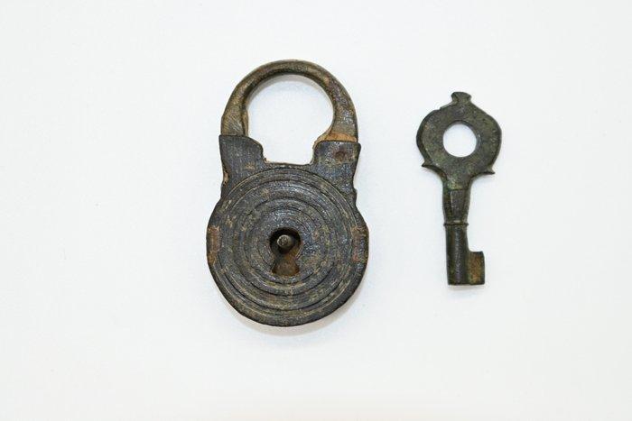 Europees Hangslot met originele sleutel - 4.5 cm (Zonder, Antiek en Kunst, Antiek | Overige Antiek