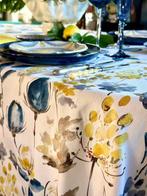 Oliegeschilderde bloemenprint tafelkleed voor ruime tafels.