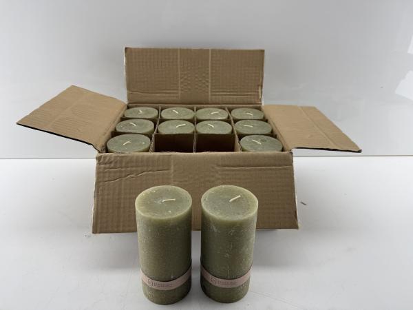 Veiling - 12x Essentials | Groene Kaarsen 7x14 cm, Huis en Inrichting, Woonaccessoires | Kandelaars en Kaarsen
