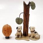 sculptuur, Couple de chiens bouledogues assis au pied dun