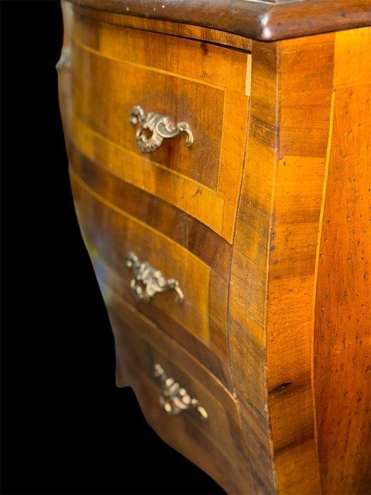 Commode - Massiefhouten kast met walnoothoutfurnier,, Antiek en Kunst, Antiek | Overige Antiek