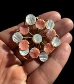 Verfijnde en aantrekkelijke ambachtelijke speld van verguld