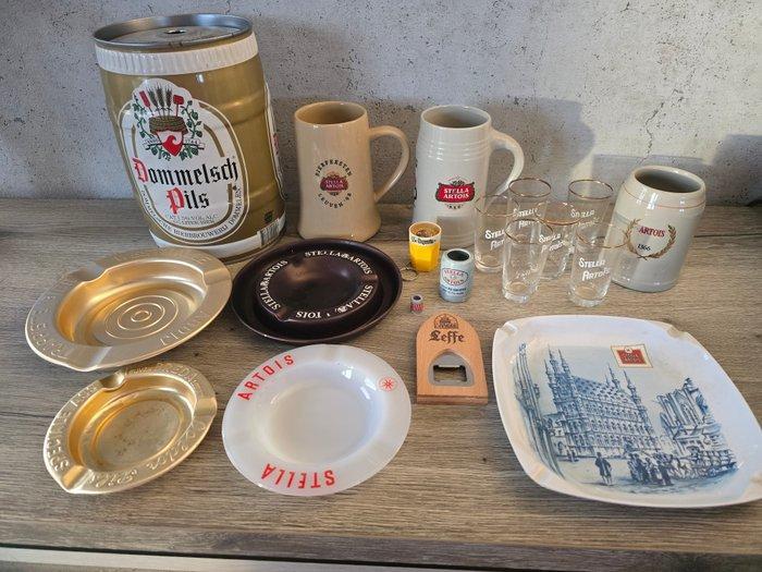 Themacollectie - 19 x Bierpulls , glazen , asbakken ,, Antiek en Kunst, Antiek | Speelgoed