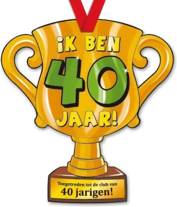 Trofee  met lint en tekst ik ben 40 jaar 100 x, Diversen, Rommelmarktspullen