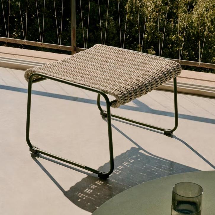 *WOONWINKEL* Kave Home Maurina Buiten Voetenbankje Staal En, Tuin en Terras, Tuinsets en Loungesets, Nieuw, Verzenden