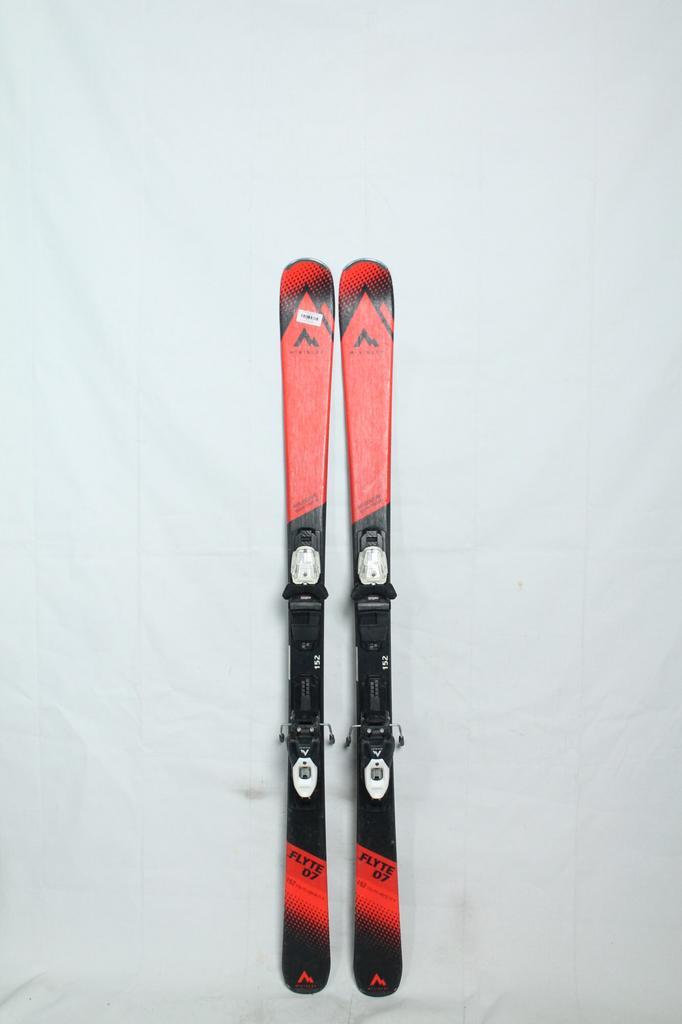 Refurbished - Ski - McKinley Flyte 07 - 159, Sport en Fitness, Skiën en Langlaufen, Skiën, 140 tot 160 cm, Gebruikt, Overige merken