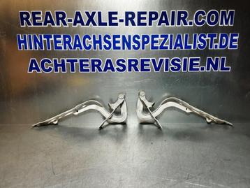 Motorkap scharnier links en rechts voor een Peugeot 208. beschikbaar voor biedingen