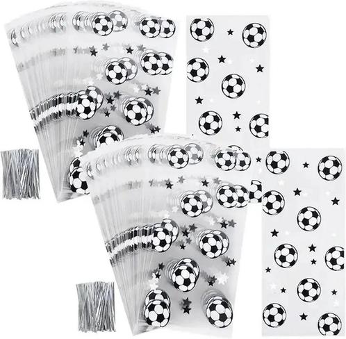 Pak met 25 doorzichtige cellofaan zakjes met voetbal opdruk, Sport en Fitness, Voetbal, Overige typen, Nieuw, Verzenden