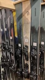 NIEUWE PARTIJ gebruikte skis Net binnen, wees er snel bij!, Overige merken, 140 tot 160 cm, Gebruikt, Ophalen of Verzenden