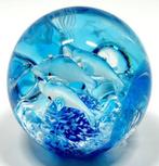 Presse-papier - Fermacarte met aquarium en 3 dolfijnen -, Antiek en Kunst