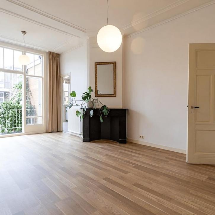 Eengezinswoning met balkon, gestoffeerd en wasmach..., Huizen en Kamers, Huizen te koop