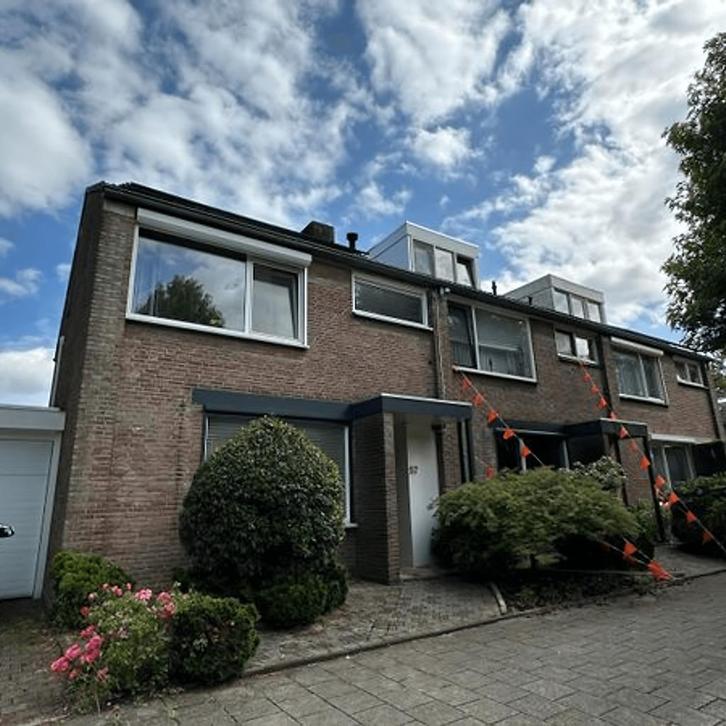 Gemeubileerde eengezinswoning met tuin en inloopdouche, Huizen en Kamers, Huizen te koop
