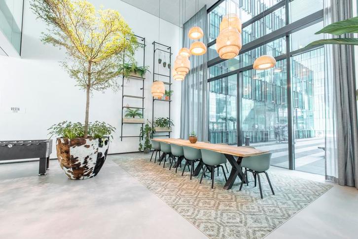 Kantoorruimte in TOO Diana & Vesta BC, Zakelijke goederen, Bedrijfs Onroerend goed