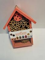 Insecten Hotel 20 cm - Roze (Tuinieren, Tuin en Terras), Nieuw, Verzenden