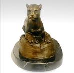 after Antoine Louis Barye - sculptuur, Lionne couchée -