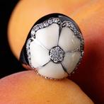 Ring in emaille zilver met kristallen – witte bloem op, Verzamelen
