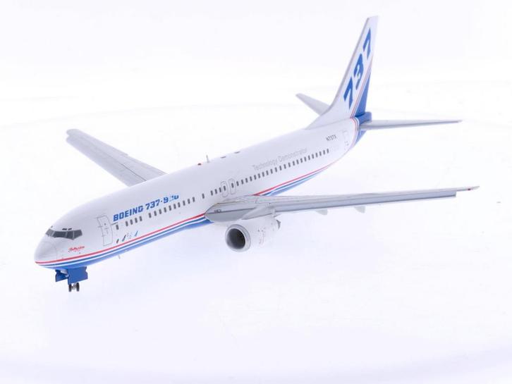 Schaal 1:200 JC Wings LH2456A Boeing 737-900 Boeing Compa..., Hobby en Vrije tijd, Modelbouw | Vliegtuigen en Helikopters, Gebruikt