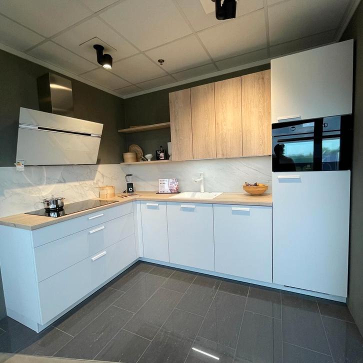 Keuken Trent Alpinwit / Nancy Eiken Montreal - Superkeukens, Huis en Inrichting, Keuken | Complete keukens, Wit, Nieuw, Ophalen of Verzenden