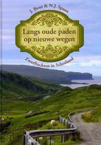 Langs oude paden op nieuwe wegen 9789033124358 J. Bout, Boeken, Verzenden, Zo goed als nieuw, J. Bout