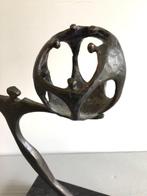 Corry Ammerlaan - sculptuur, “ In the palm of my hand “.