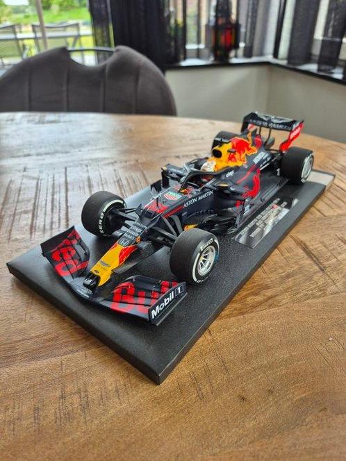 Minichamps 1:18 - Modelauto - Aston Martin Red Bull Racing, Hobby en Vrije tijd, Modelauto's | 1:5 tot 1:12
