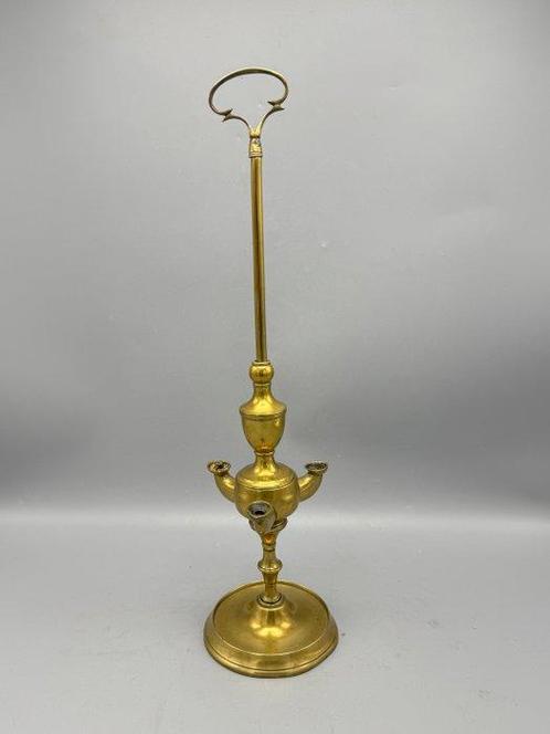 Snotneus olielamp kandelaar - Olielamp - Messing, Antiek en Kunst, Curiosa en Brocante