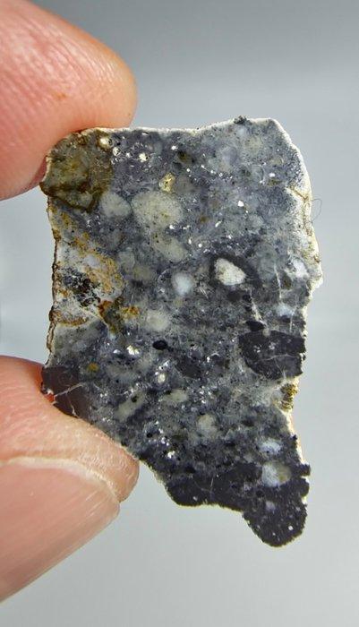 Loonmaanmeteoriet Bechar 006. Feldspathic breccia. - 2 g, Verzamelen, Mineralen en Fossielen