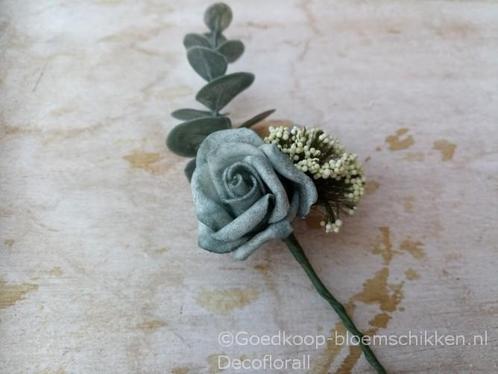Corsage Roos CPR 902 Grijsblauw cream Maatwerk corsage, Hobby en Vrije tijd, Knutselen, Nieuw, Ophalen of Verzenden