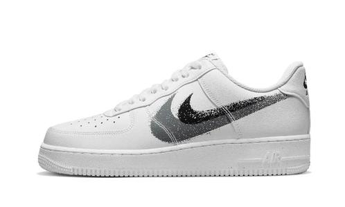 Nike Air Force 1 Low Stencil Swoosh - maat 38 (Sneakers), Kleding | Dames, Schoenen, Sneakers of Gympen, Nieuw, Verzenden