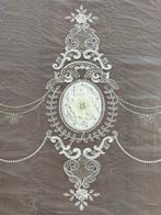 Principesco tule met de hand geborduurd, met parels en