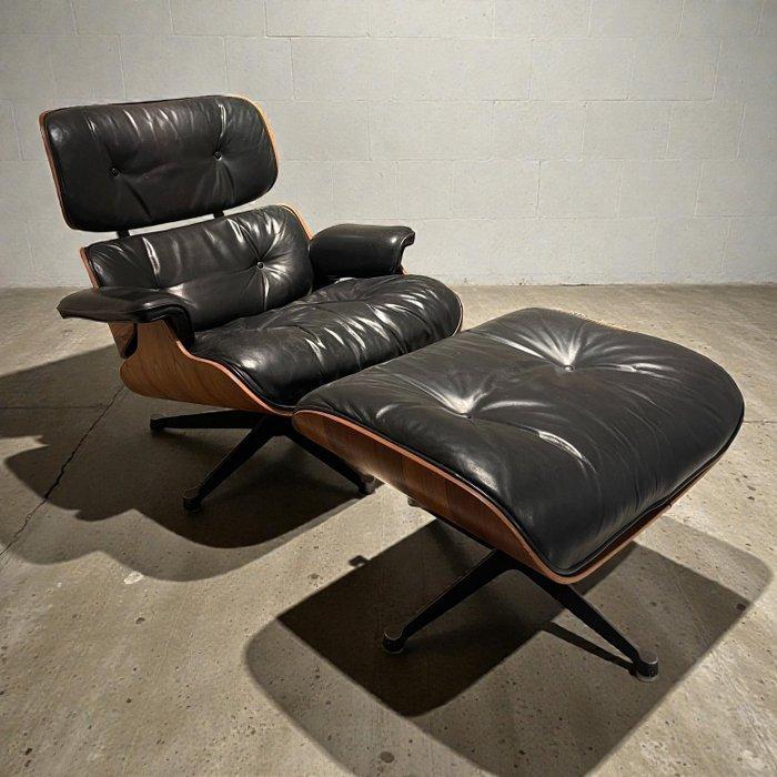 Vitra - Charles Eames - Loungestoel met voetenbank (2) -, Antiek en Kunst, Kunst | Designobjecten