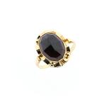 Gouden ring met granaat | Vintage (ovaal facet, geelgoud), Gebruikt, Overige kleuren, 20 of groter, Ophalen of Verzenden