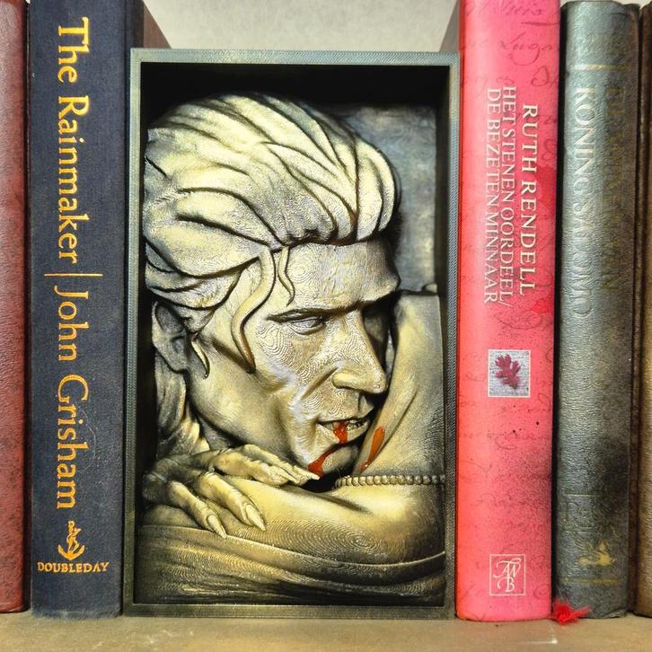 Vampire bite book nook for Horror Fans bookshelf decor gift, Verzamelen, Beelden en Beeldjes, Nieuw, Verzenden