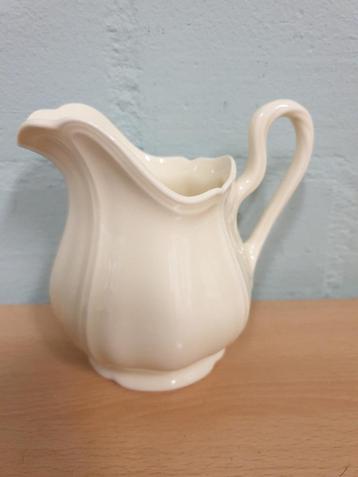 Wedgwood Queens Plain Melkkannetje beschikbaar voor biedingen