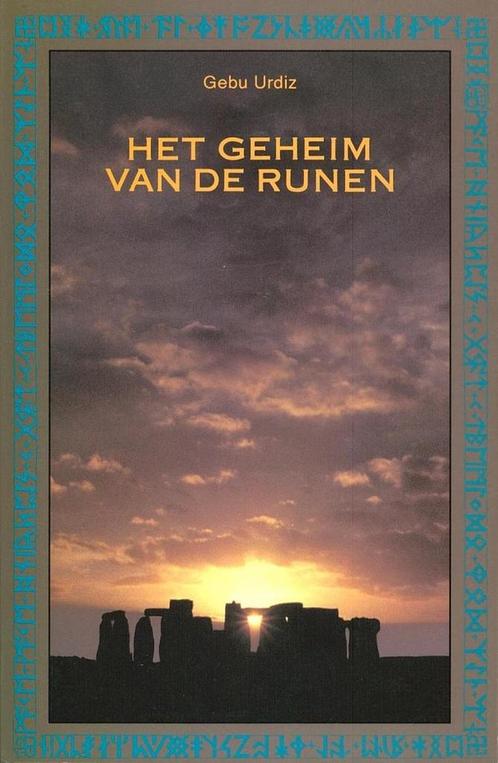 Het geheim van de runen 9789063782184 G. Urdiz, Boeken, Esoterie en Spiritualiteit, Gelezen, Verzenden