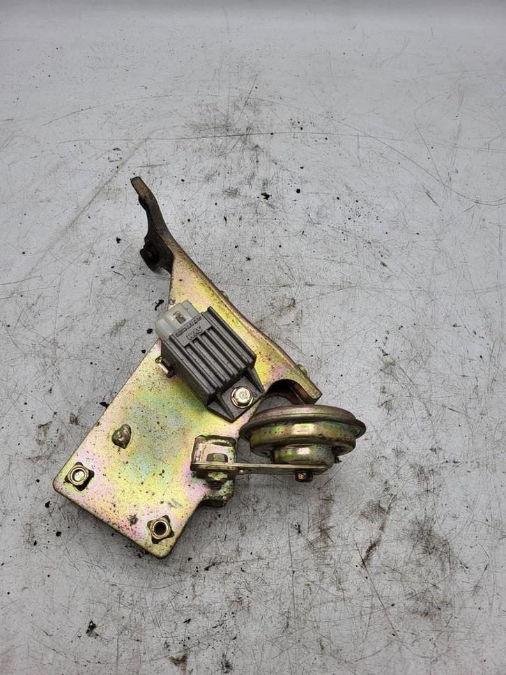 Sym DD50 2007 / Claxon Spanningsregelaar Beugel Frame, Fietsen en Brommers, Brommeronderdelen | Scooters, Ophalen of Verzenden