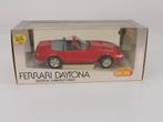 Schaal 1:18 Giodi Ferrari Daytona 365 GTS/4 cabriolet 196..., Hobby en Vrije tijd, Modelauto's | 1:18, Ophalen of Verzenden, Gebruikt