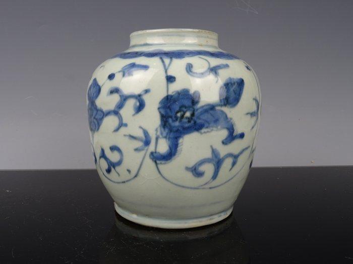 Vaas - Porselein - China - Ming Dynastie (1368-1644), Antiek en Kunst, Antiek | Overige Antiek