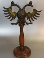 Decoratief ornament - Dubbelkoppige gekroonde adelaar
