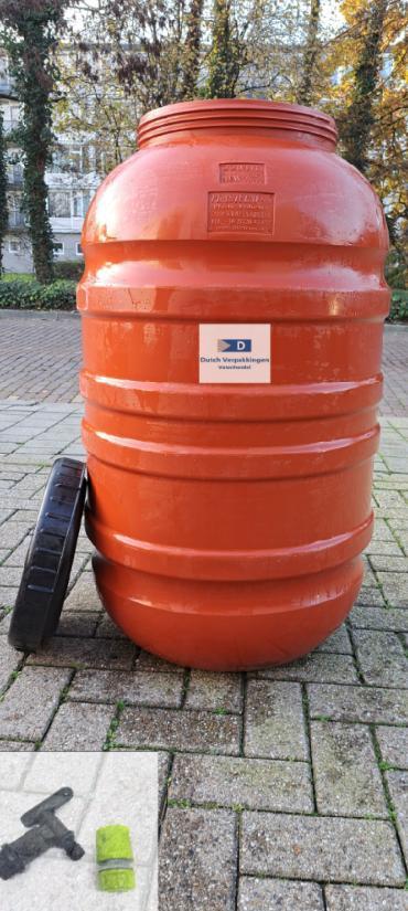 220 liter vat met draaideksel, Tuin en Terras, Regentonnen, Gebruikt, Met kraantje, 150 liter of meer, Kunststof, Ophalen