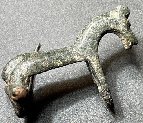Oud-Romeins Brons Zoomorfe broche in de vorm van een paard,, Antiek en Kunst, Antiek | Overige Antiek