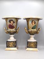 Vieux Bruxelles (attr) - Vaas - Medici-vaas met, Antiek en Kunst