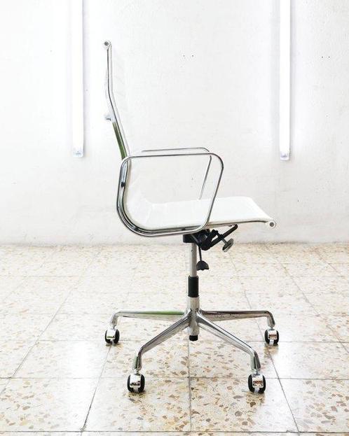 Vitra - Charles & Ray Eames - Bureaustoel - Aluminium Stoel, Antiek en Kunst, Kunst | Designobjecten