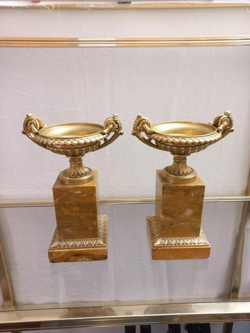 Tazza (2) - Set van twee cassolettes - Brons, Marmer - Brons, Antiek en Kunst, Antiek | Meubels | Stoelen en Banken