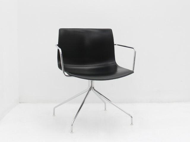 Vergaderstoel Arper Catifa 53 - leder zwart - 4-poot chroom, Zakelijke goederen, Kantoor en Winkelinrichting | Kantoormeubilair en Inrichting