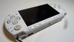 PSP 2000 wit met garantie, hoes, lader en 32GB, Spelcomputers en Games, PSP Slim, Ophalen of Verzenden, Wit, Refurbished