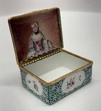 18th Century Battersea Bilston Enamel Snuff Box - Snuifdoos