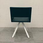 Design L.A.F. Oblique Chair van Jesse Visser, Blauw - wit, Huis en Inrichting, Fauteuils, Gebruikt, Stof, Ophalen of Verzenden